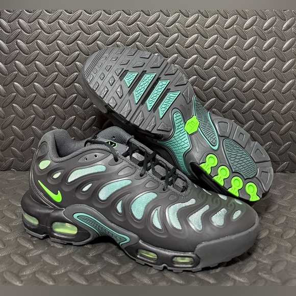 Nike Air Max Plus Drift Black Volt Green Sneakers Shoes Mens Size 10 - Picture 1 of 5